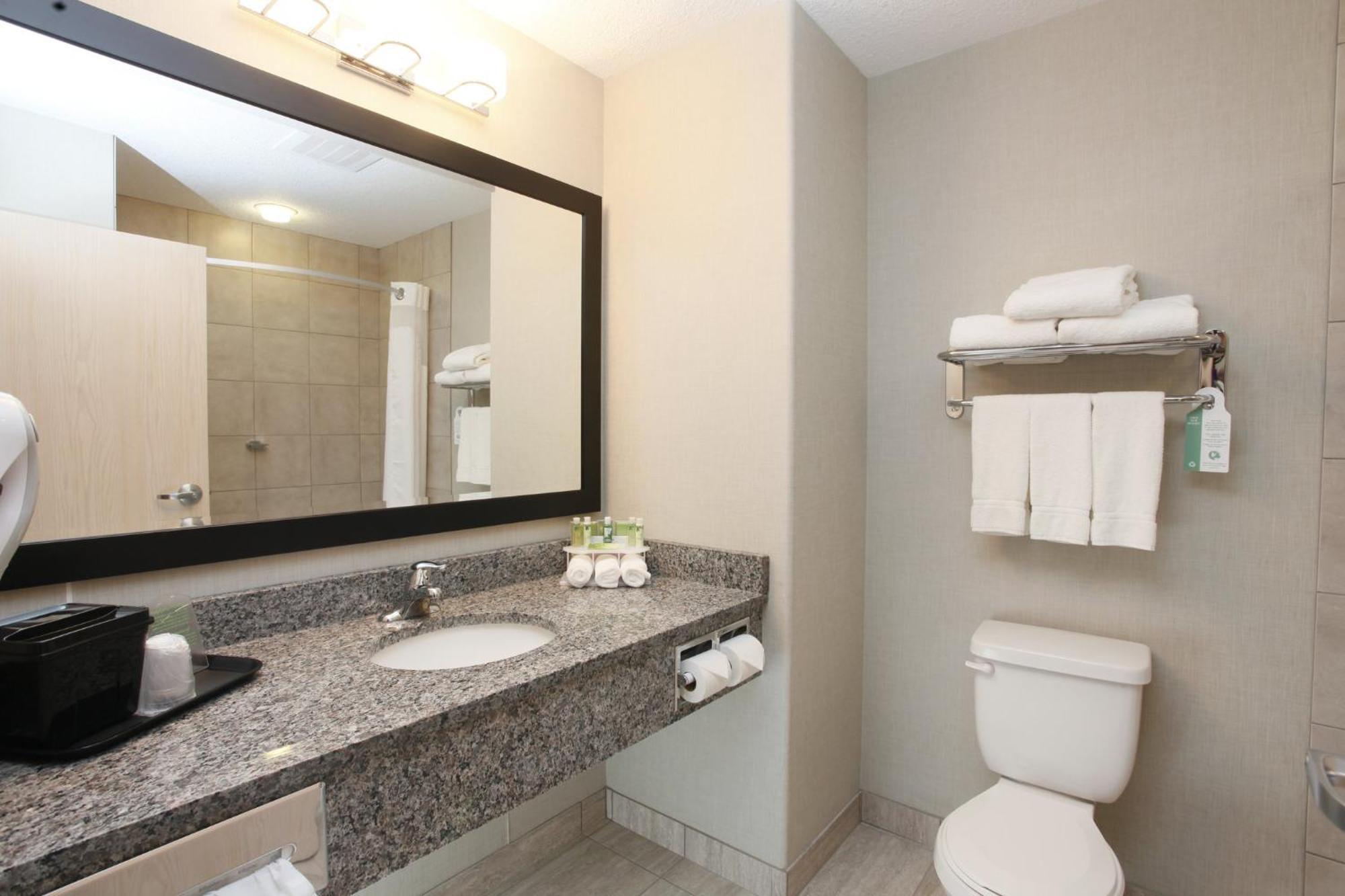 Holiday Inn Express Fort St John By Ihg Fort St. John Ngoại thất bức ảnh