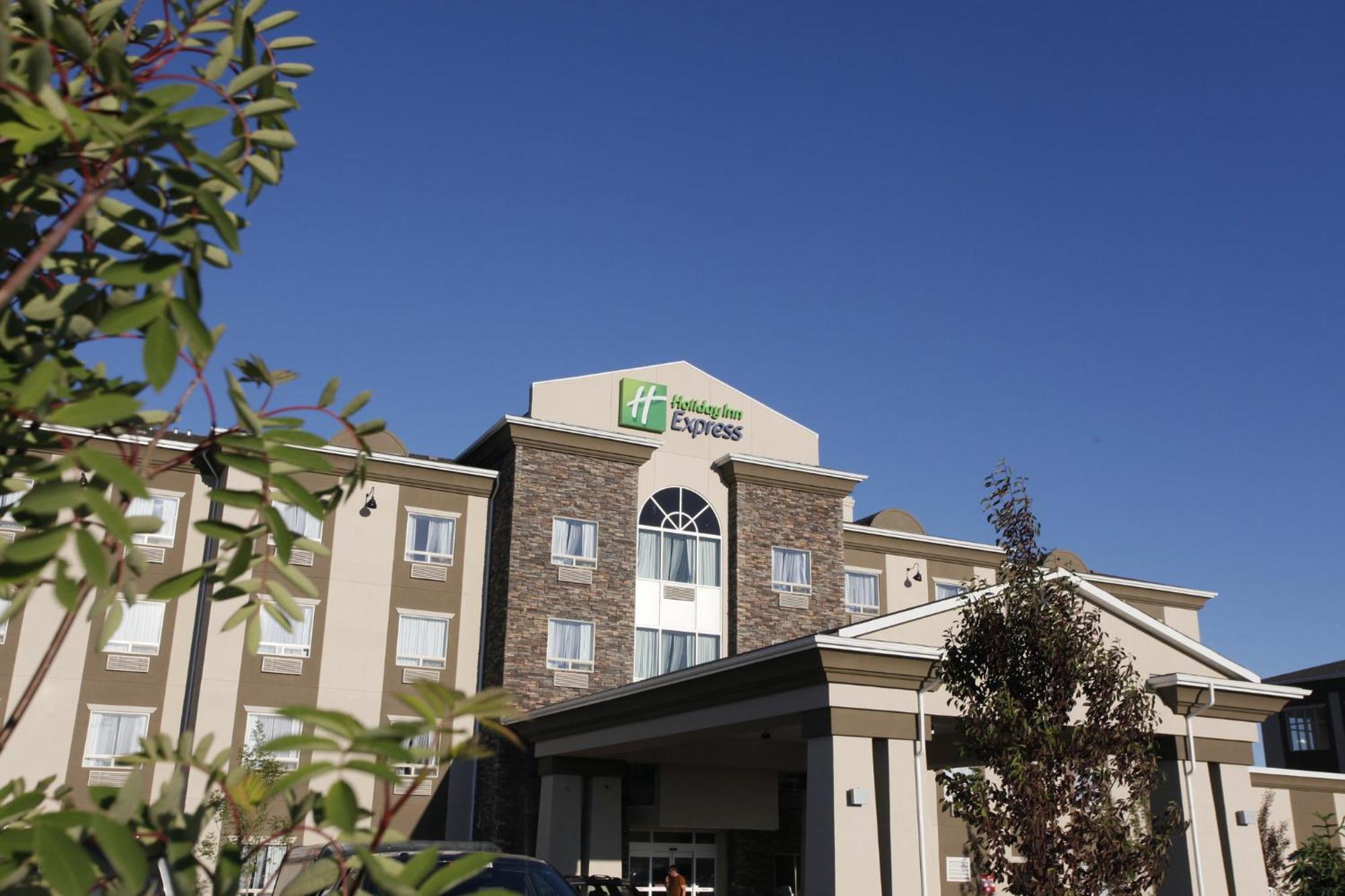 Holiday Inn Express Fort St John By Ihg Fort St. John Ngoại thất bức ảnh
