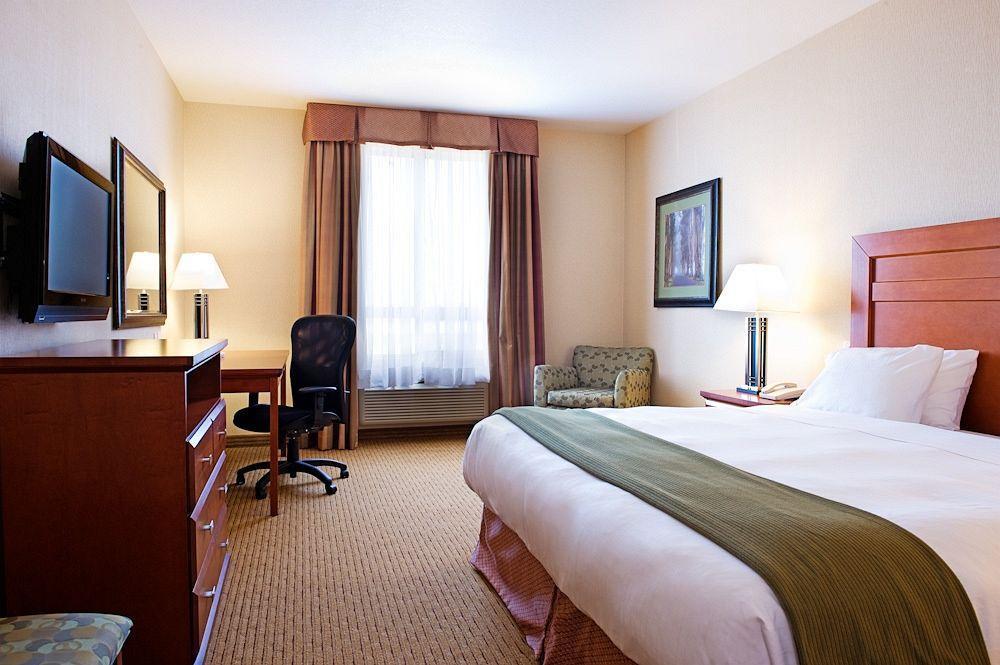 Holiday Inn Express Fort St John By Ihg Fort St. John Ngoại thất bức ảnh