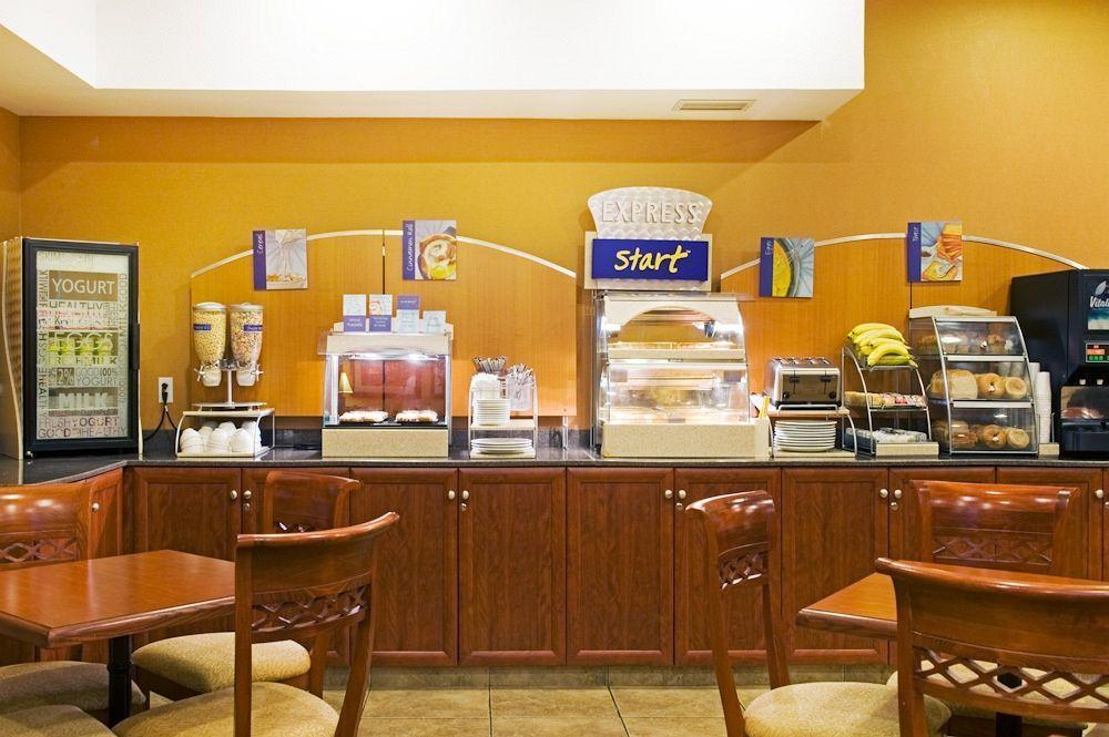 Holiday Inn Express Fort St John By Ihg Fort St. John Ngoại thất bức ảnh