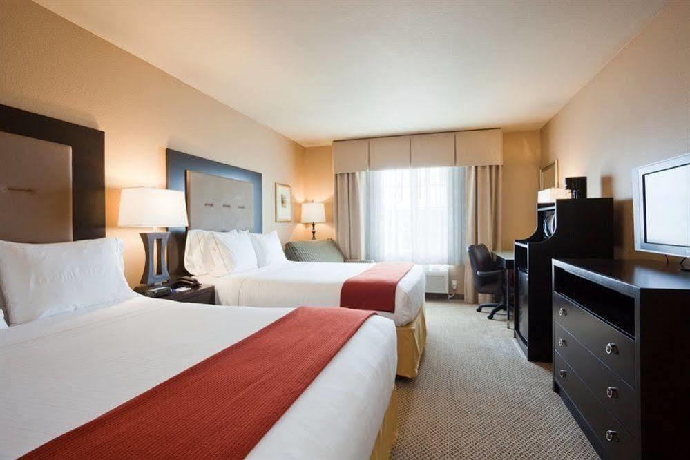 Holiday Inn Express Fort St John By Ihg Fort St. John Ngoại thất bức ảnh