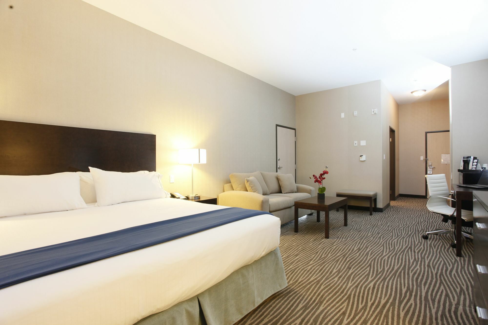 Holiday Inn Express Fort St John By Ihg Fort St. John Ngoại thất bức ảnh