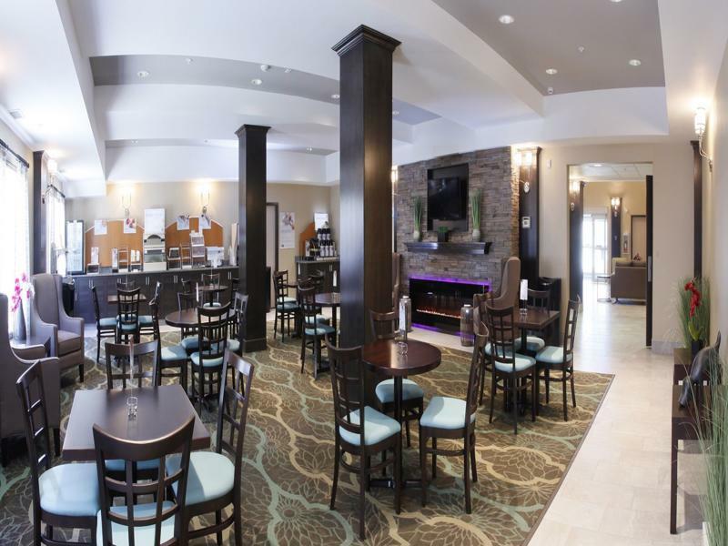 Holiday Inn Express Fort St John By Ihg Fort St. John Ngoại thất bức ảnh